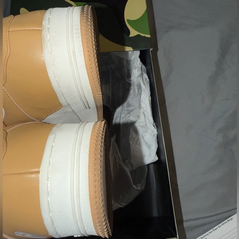 Men’s Bathing Ape ‘BAPE’ White and Beige Sneakers - Picture 3 of 9